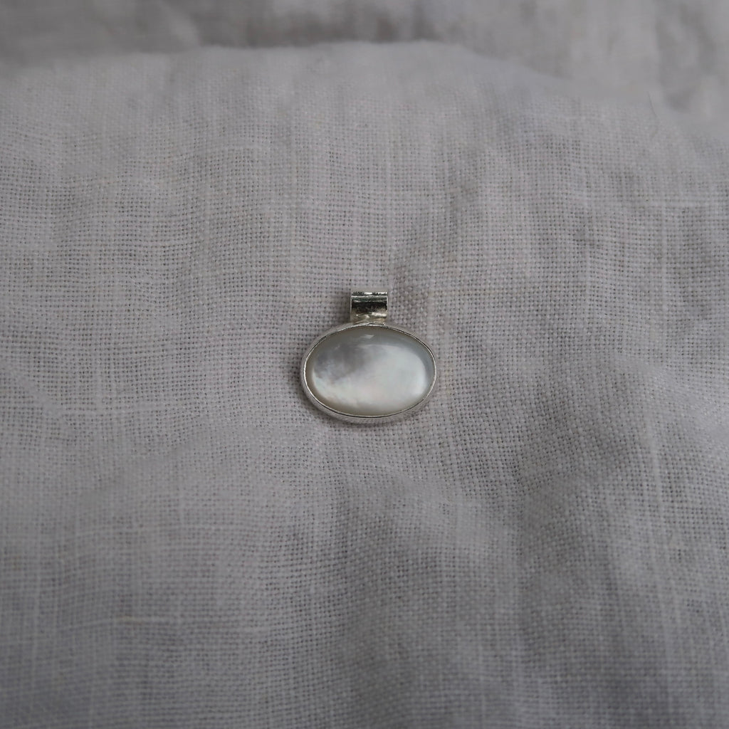 mother of pearl pendant