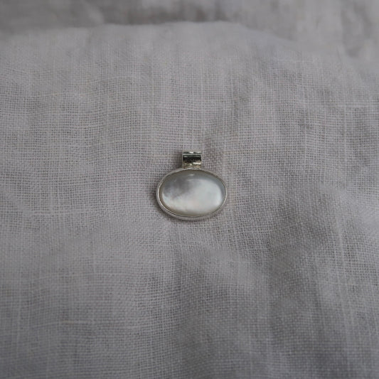 mother of pearl pendant